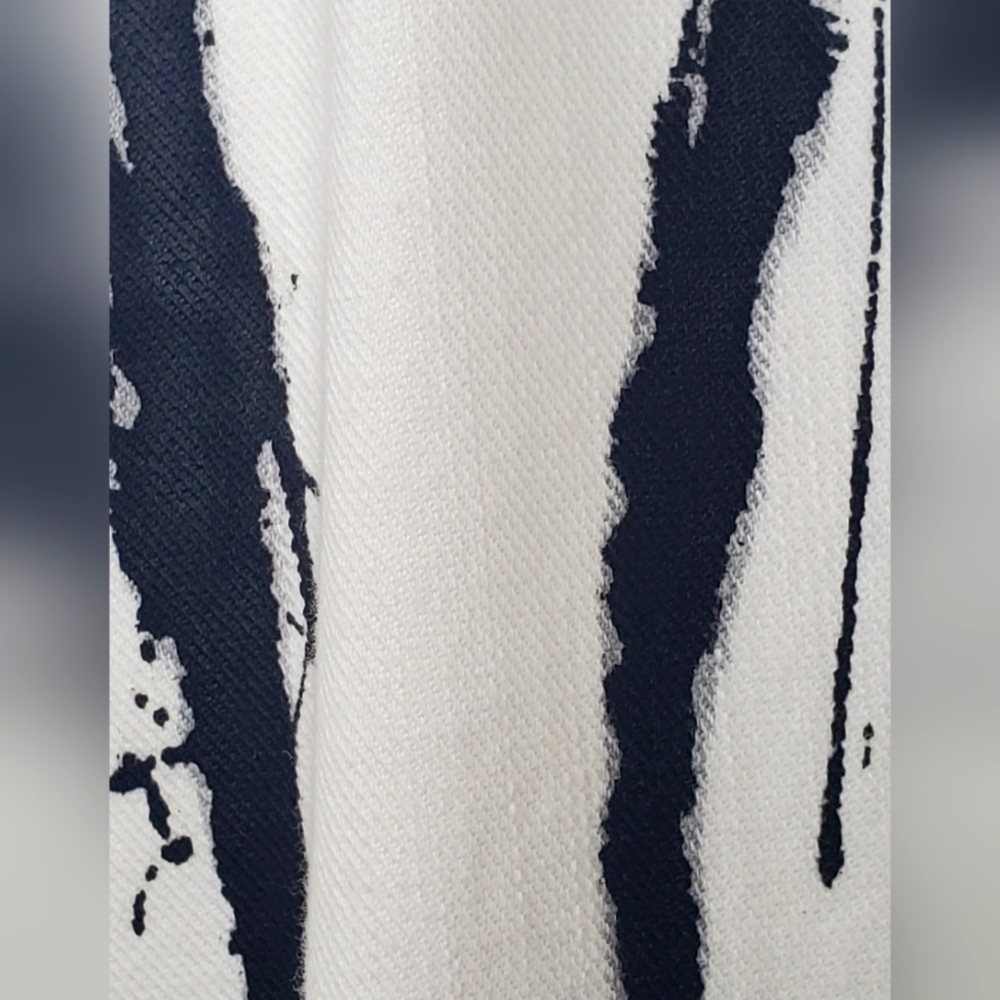 🔥🔥7 For All Mankind size 27 The Skinny Crop&Roll White And Black Pattern Jeans - Picture 13 of 14